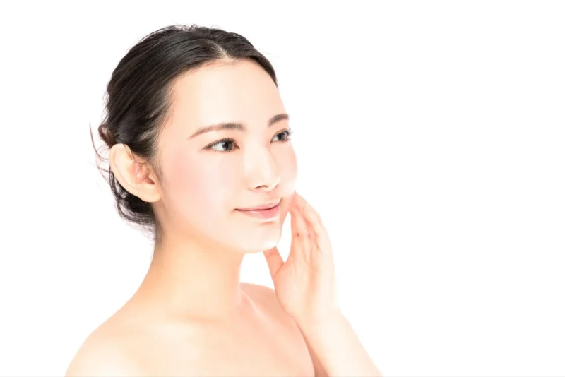 顎が人よりも長く見える原因は?